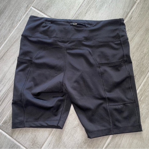 Nike Set Bike Shorts w Pockets & Sports Bra Black Size S Running Workout Set - Picture 2 of 7